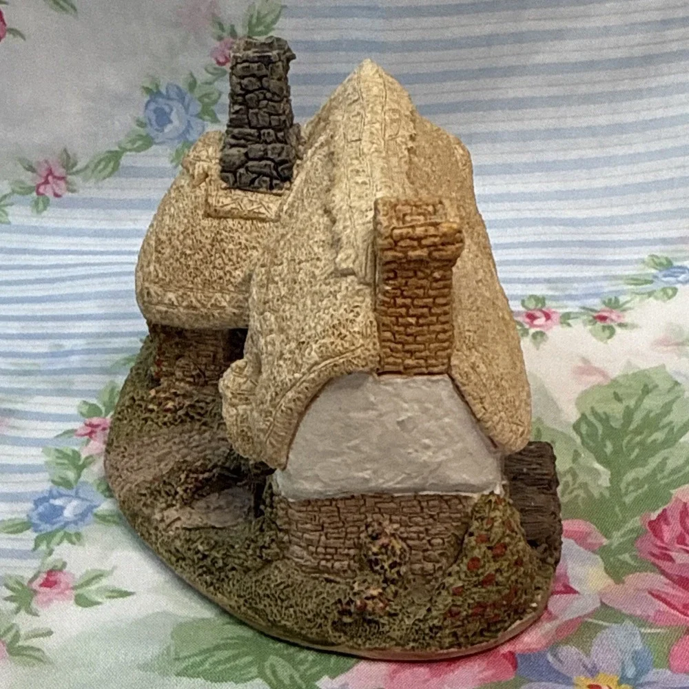Lilliput Lane Ostlers Keep‎ 4